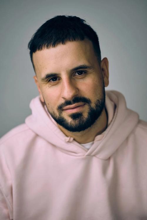 Alexander  Theo